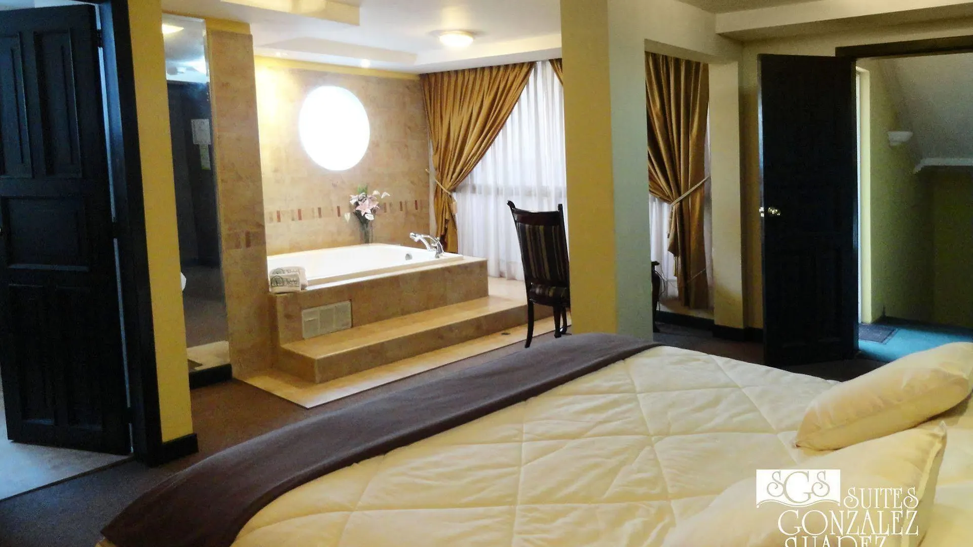 קיטו Hotel Suites Gonzalez Suarez 3*,