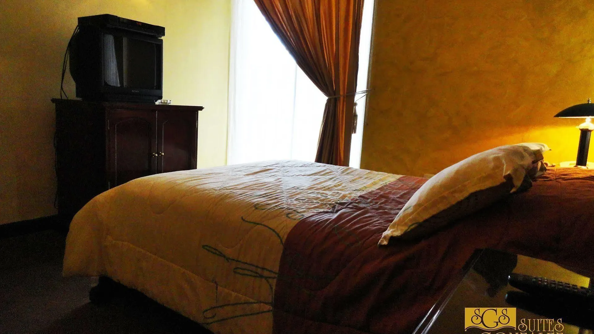***  קיטו Hotel Suites Gonzalez Suarez אקוודור
